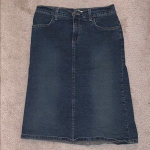 Stretch denim skirt from Forever 21. Size small.